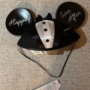 NWT Disneyland Groom Ears